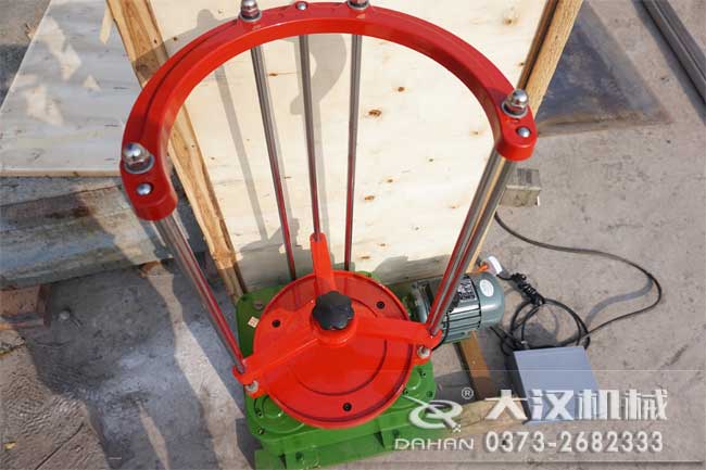 頂擊式振篩機細節(jié)圖 頂擊式振篩機細節(jié)圖