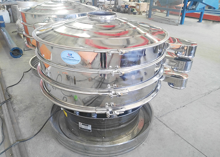 不銹鋼旋振篩專門用在食品、醫(yī)藥等對衛(wèi)生要求嚴(yán)格的行業(yè)，也可用在化工等有腐蝕性的行業(yè)